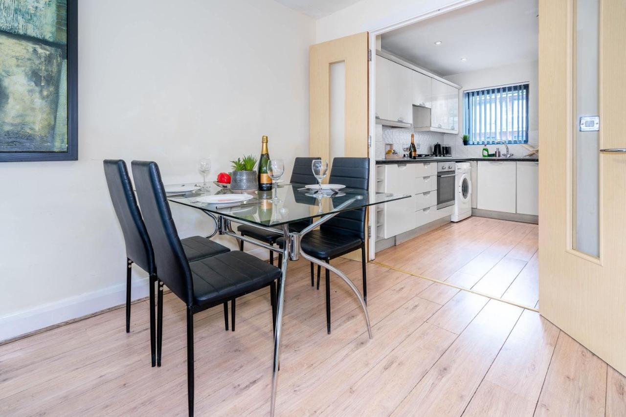 City Centre Townhouse - 3 Bedrooms - Garage - Parking - Top Rated Birmingham Exterior photo