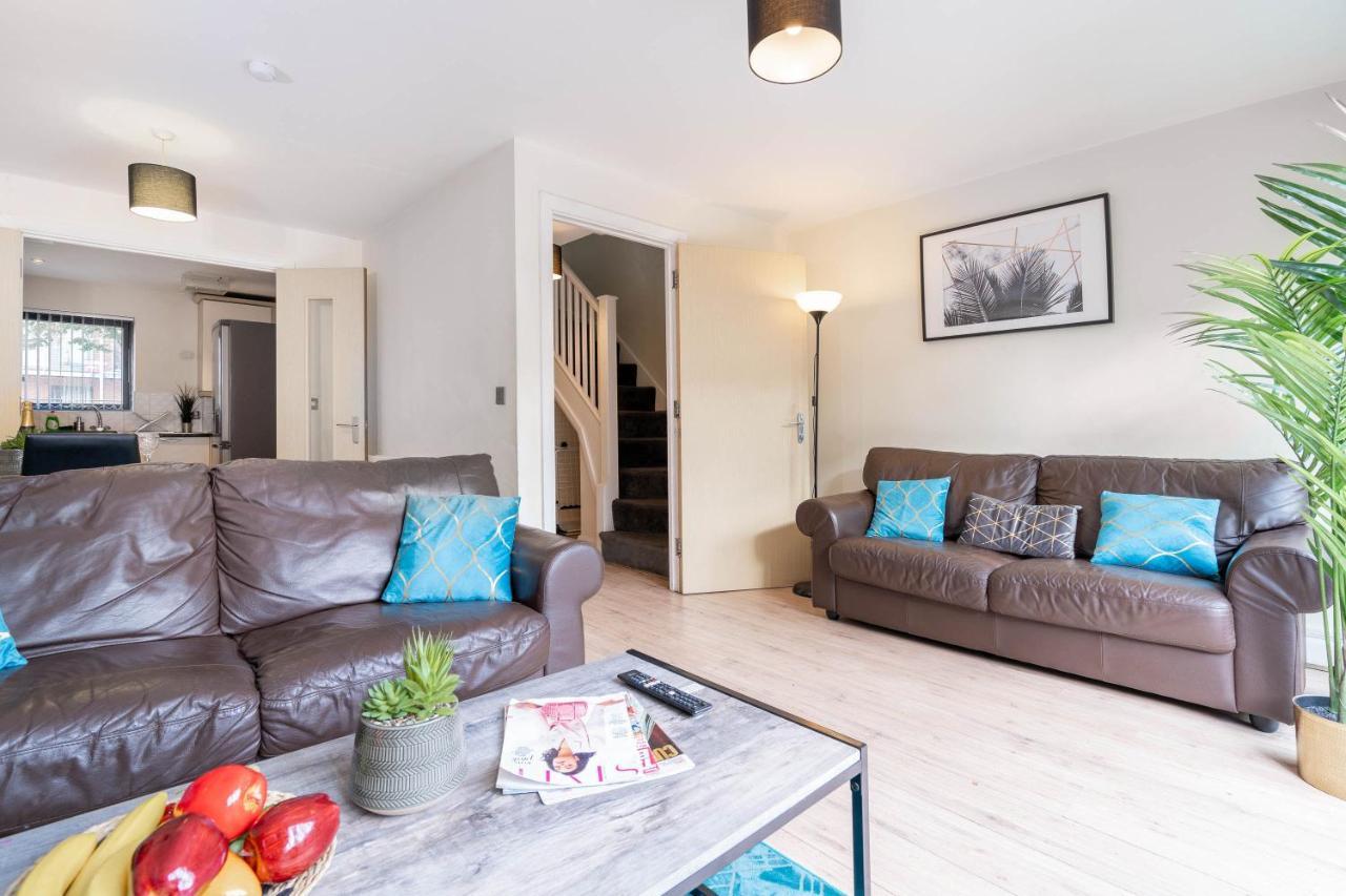 City Centre Townhouse - 3 Bedrooms - Garage - Parking - Top Rated Birmingham Exterior photo